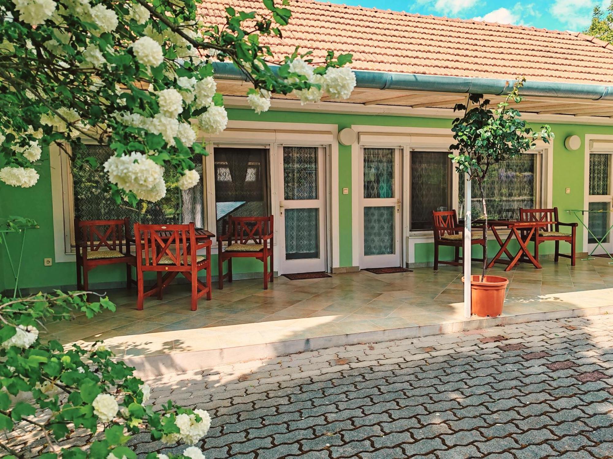 Elisoria Apartments Черсегтомай Экстерьер фото