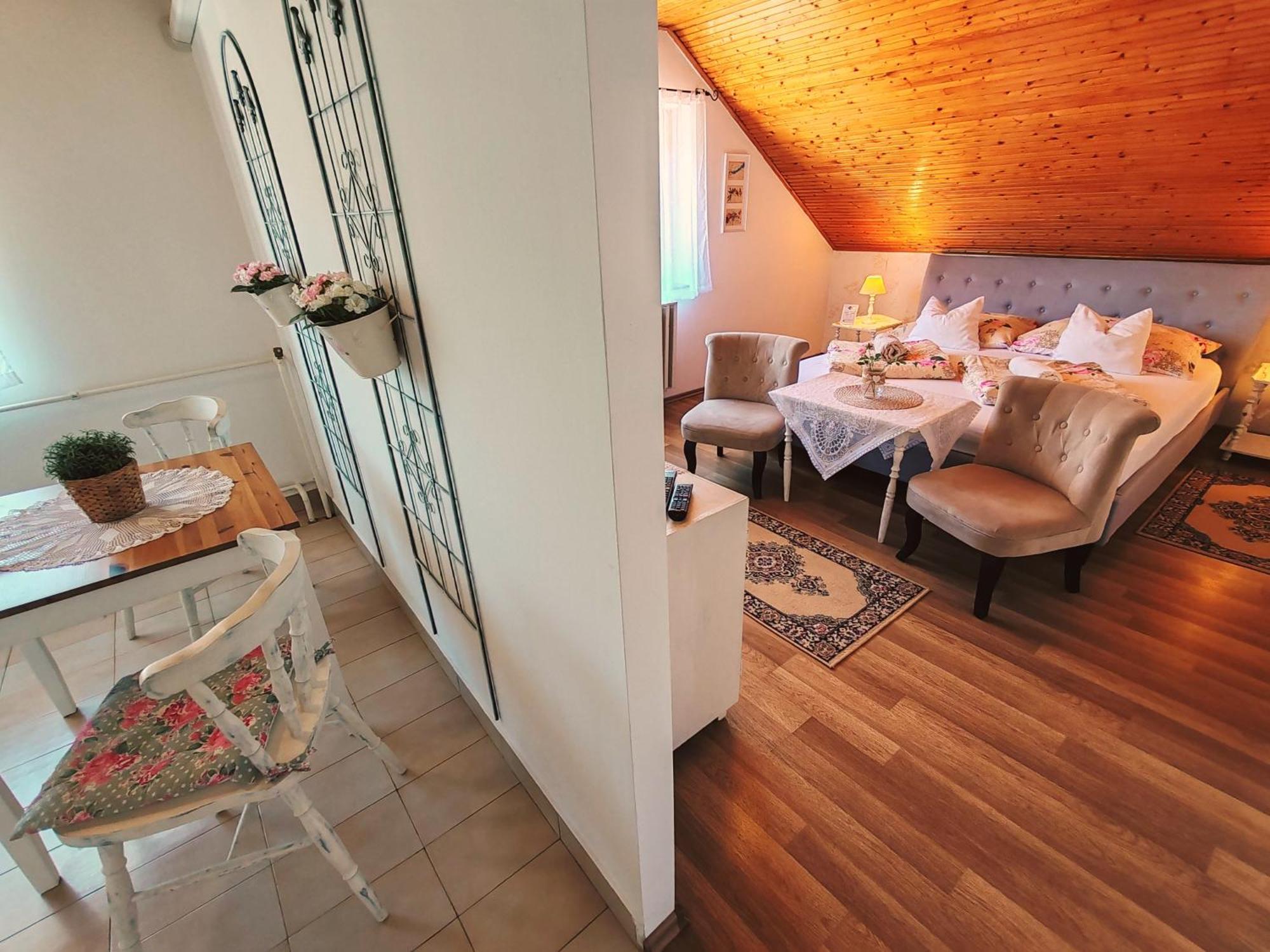 Elisoria Apartments Черсегтомай Экстерьер фото